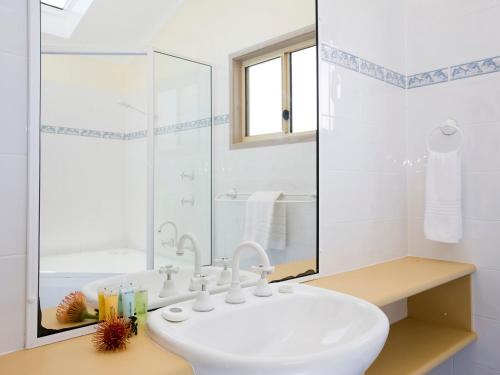2 bedrooms, 3 beds