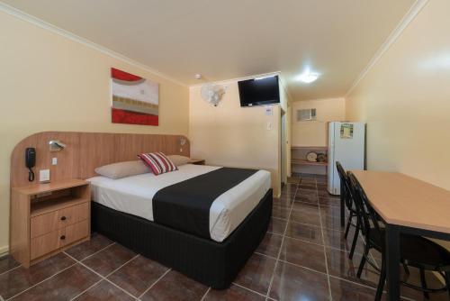 1 queen bed