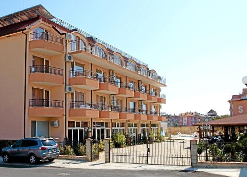Вхід, Hotel Black Sea - Breakfast, Pool & Free Parking in Обзор