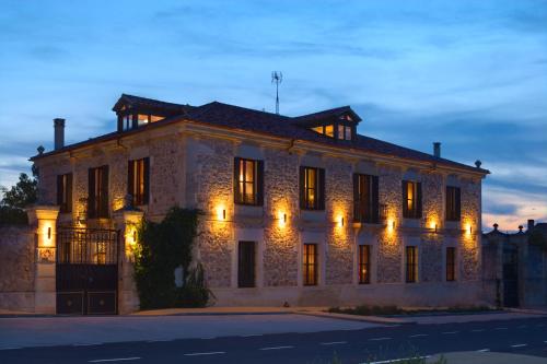  El Señorio De La Serrezuela, Aldeanueva De La Serrezuela  bei Valcavado de Roa