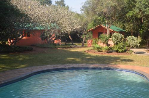 Bushbaby Lodge & Camping