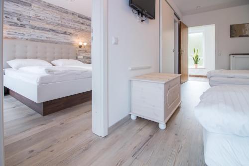 Hotel Diana Garni - image 4