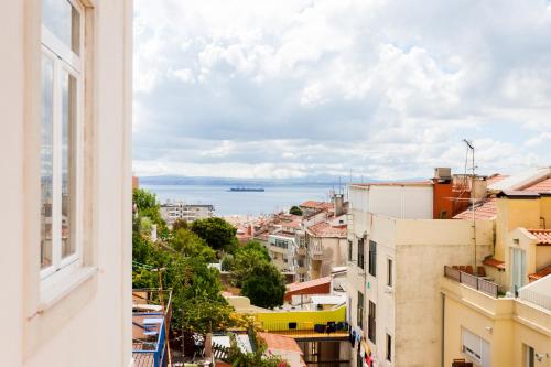 Your Lisbon Home Santa Apolonia - image 12