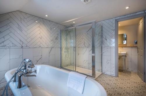 The Three Swans Hotel Hungerford Berkshire - image 10