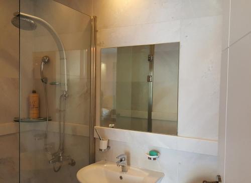 Deluxe Studio (6 Adults)