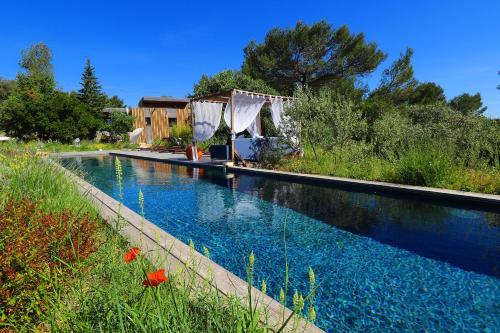 Bien Loin d'Ici Spa B&B - Chambre d'hôtes - Nîmes