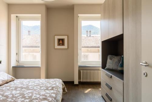 Numero Due Piazza Mazzini - byMyHomeinComo - image 7