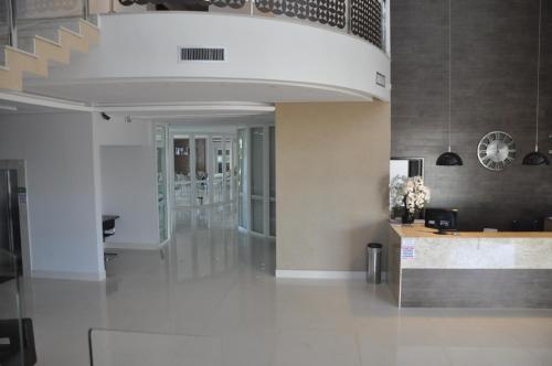 . Kamur Plaza Hotel