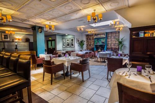 Cassidys Hotel - image 12