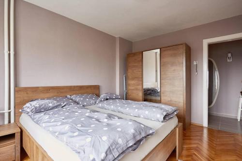 Spacious modern apartment in peaceful neighborhood, Skopje (photo 8)