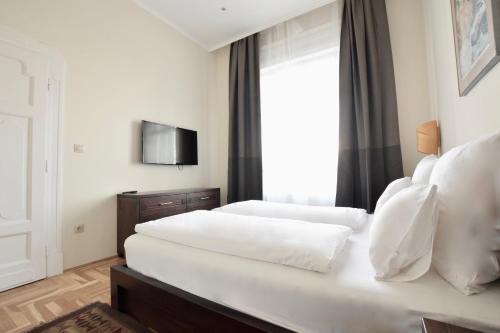 Luxury Apartment by Hi5 - Király street Suite, Budapest (photo 3)