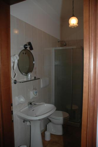 Double or Twin Room with Private Bathroom