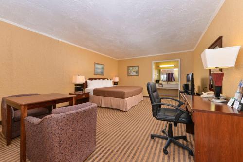 Executive Plus Inn and Suites