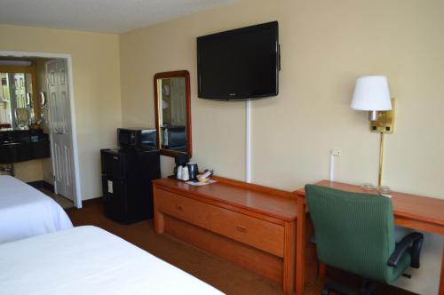 Ontario Airport Inn - image 5
