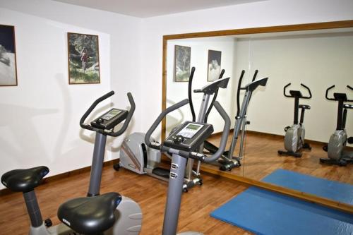 Albares - image 2