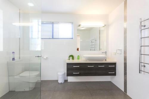 NewPort Dream Quiet Island - No Party Maximum 9-10 People