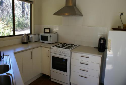 Konyha, Twin Falls Bush Cottages in Kangaroo Valley