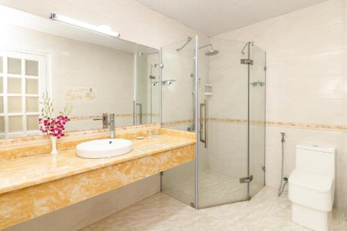 room detail thumbnail 2