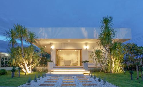 West View Villa in Tha Muang