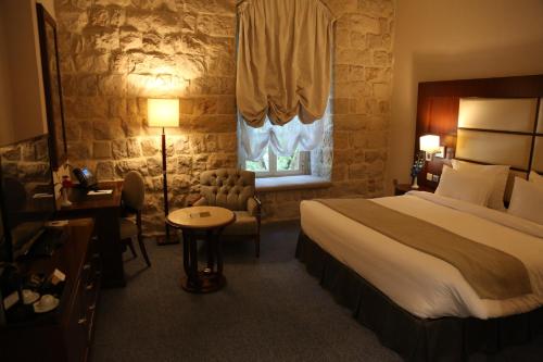 Cristal Grand Kadri Hotel