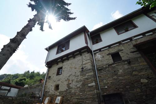 Pisanata House, Dedovo