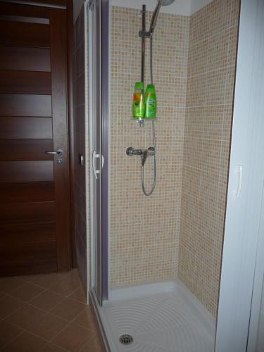 浴室, B & B Luoghi Antichi in 卡斯特羅威拉瑞