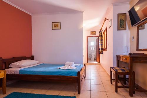 Standard Room image 3