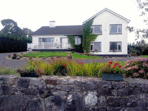 Intrare, The Waterfront House Country Home in Oughterard