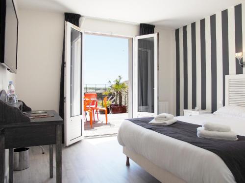 Chambre double avec 1 ou 2 lits, confort, vue sur la mer