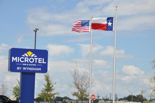 Microtel Inn and Suites by Wyndham Lubbock