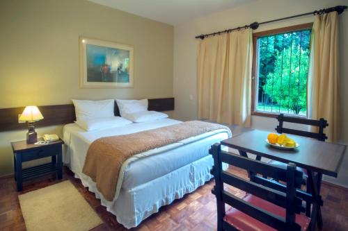 1 double bed, 1 twin bed