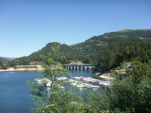 ห้องอาหาร, Casa da Lage - Piscina - Vistas rio - Gerês (Casa da Lage - Piscina - Vistas rio - Geres) in เวียร่า โด มินโฮ