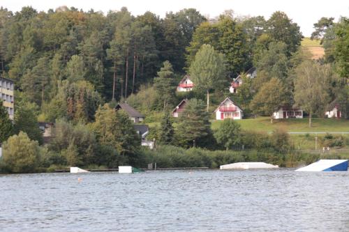 Ferienhaus am See im Bergland