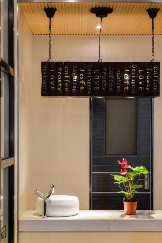 Yongrun Fengchao Hotel