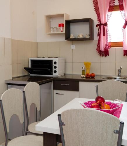 Apartments Maja - image 4