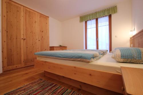 2 bedrooms, 4 beds