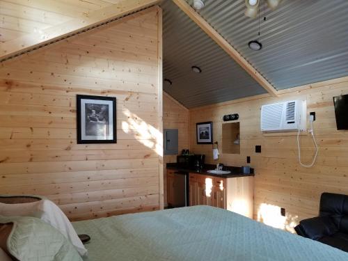 Al's Hideaway Cabin and RV Space LLC - image 9