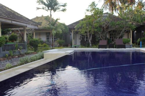 Úszómedence, Taman Lilys Hotel in Lovina part