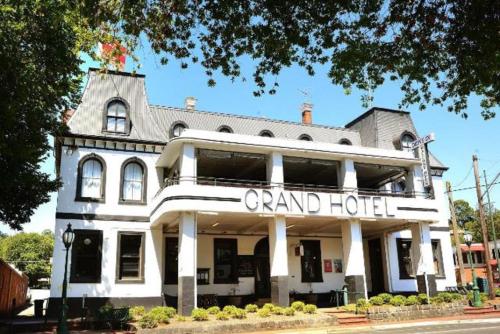 Grand Hotel Healesville