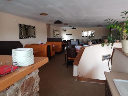 Food and beverages, Sunny´s Hotel & Residence in Ebersheim