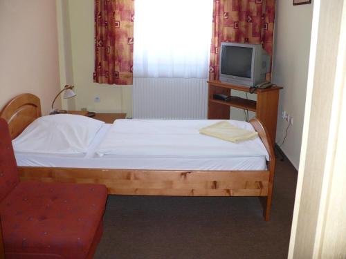 2 bedrooms, 4 beds