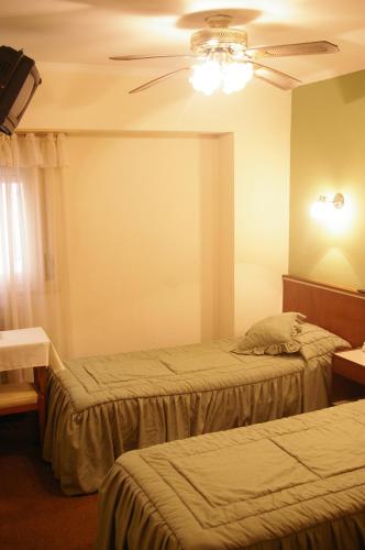 Single Room image 4