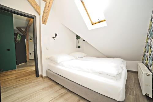 Deluxe Apartment image 6