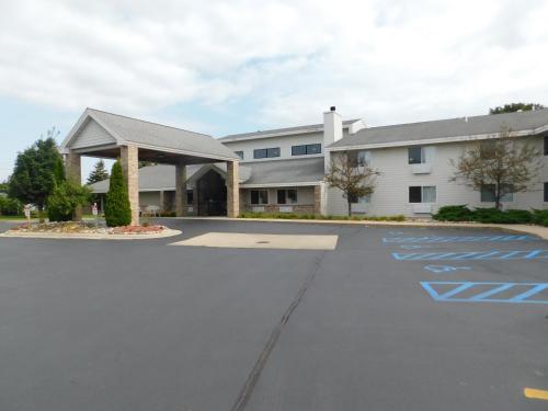 AmericInn by Wyndham Oscoda Near AuSable River