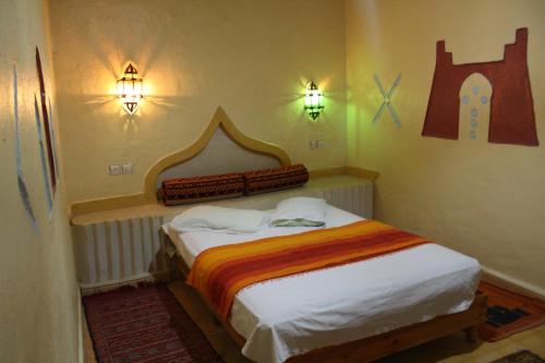 3 twin beds