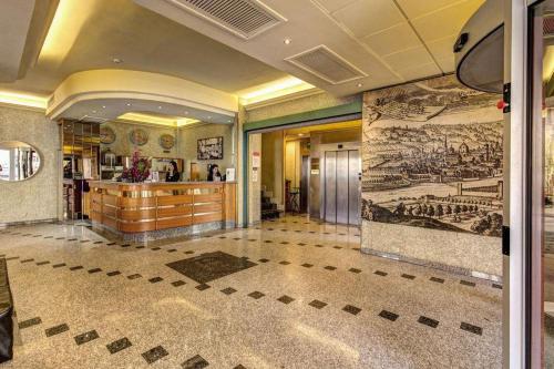 Фойє, Hotel Europa Signa in Сінья