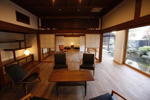 Japanese-Style Delux Suite with Open-Air Bath