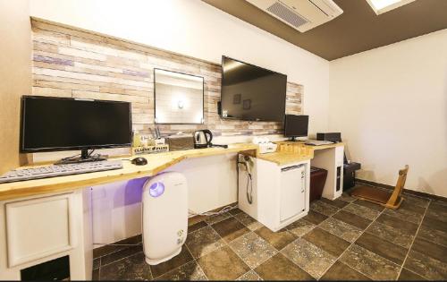 Modern Hotel Modern Hotel is conveniently located in the popular Suburbs area. The property offers a wide range of amenities and perks to ensure you have a great time. Service-minded staff will welcome and guide y