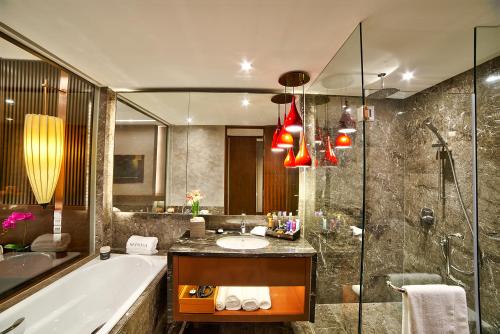 room detail thumbnail 2