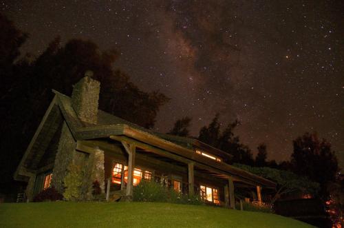 Kohala Lodge- Vacation Rental House - main image